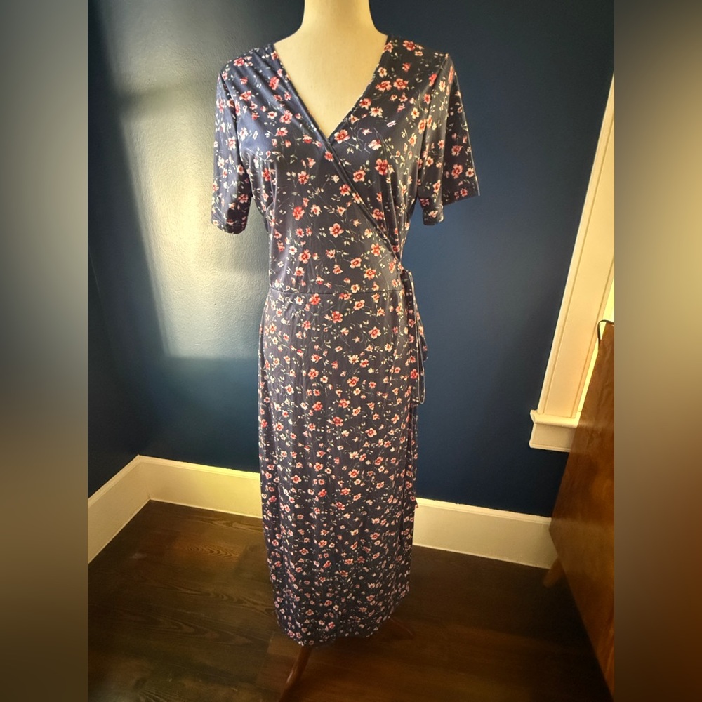 In The Style UK Navy Floral Wrap Dress Sz 14
